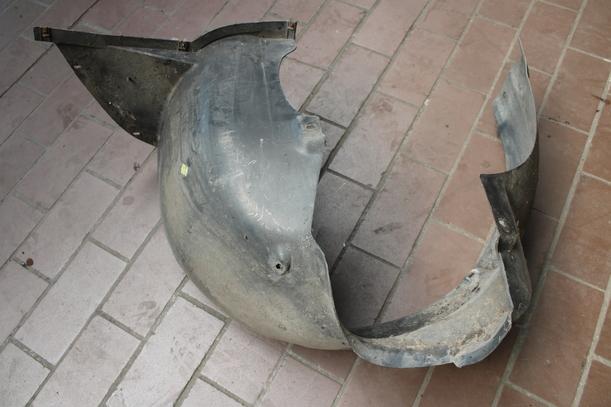 Foto: INNENKOTFLÜGEL / RADHAUSSCHALE LINKS eines VW Polo 1.4 Avantgarde