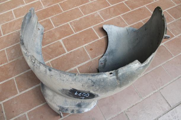 Foto: INNENKOTFLÜGEL / RADHAUSSCHALE LINKS eines VW Polo 1.4 Avantgarde