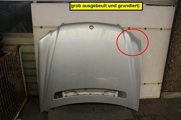 Foto: MOTORHAUBE (BESCHÄDIGT) eines Mercedes-Benz CLK Coupe 200 CGI Avantgarde