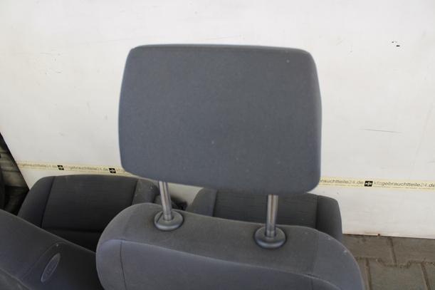 Foto: SITZE VORN LINKS + RECHTS (4/5-TÜRER) eines VW Golf 1.4 FSI Avantgarde