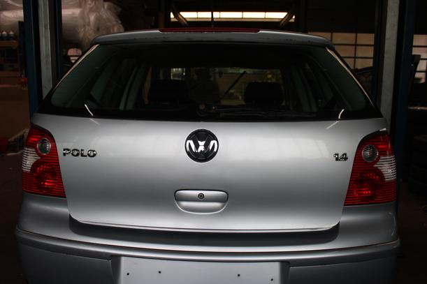 Foto: HECKKLAPPE / HECKDECKEL (VOR FACELIFT) eines VW Polo 1.4 Avantgarde
