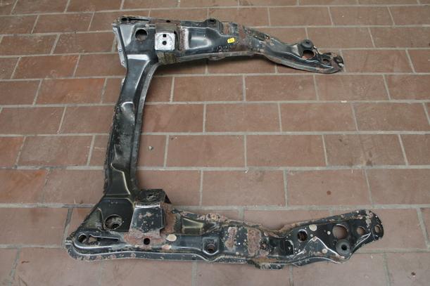 Foto: VORDERACHSE/ ACHSE VORN eines Opel Omega 2.0 16V Avantgarde