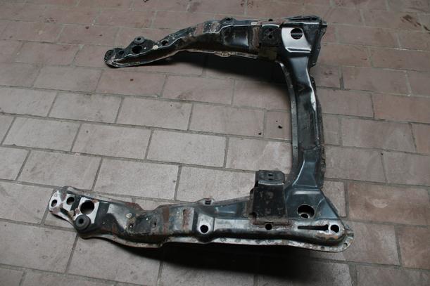 Foto: VORDERACHSE/ ACHSE VORN eines Opel Omega 2.0 16V Avantgarde