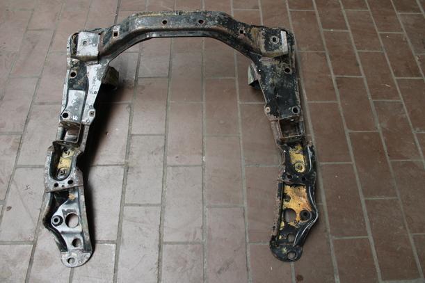 Foto: VORDERACHSE/ ACHSE VORN eines Opel Omega 2.0 16V Avantgarde