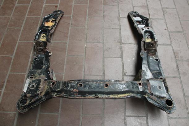Foto: VORDERACHSE/ ACHSE VORN eines Opel Omega 2.0 16V Avantgarde