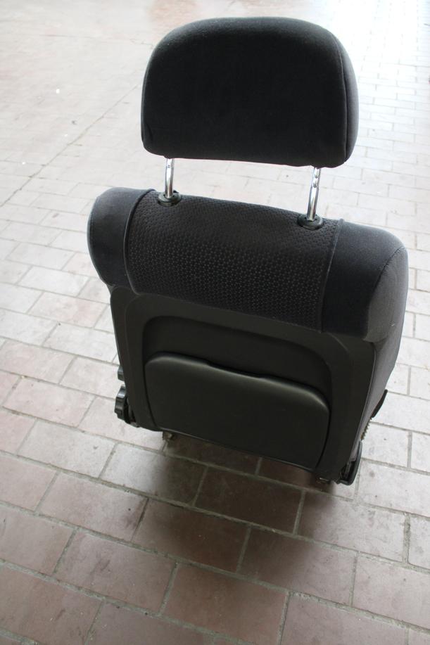 Foto: FAHRERSITZ/ SITZ VORN LINKS eines Opel Omega 2.0 16V Avantgarde