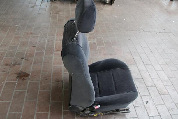 Foto: FAHRERSITZ/ SITZ VORN LINKS eines Opel Omega 2.0 16V Avantgarde