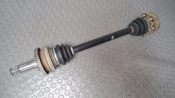 Foto: ANTRIEBSWELLE HINTEN ( ABS ) eines Opel Omega 2.0 16V Avantgarde