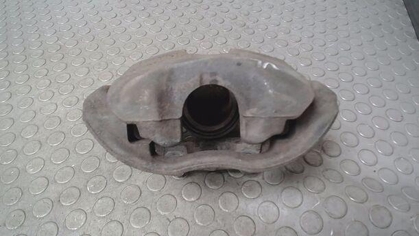 Foto: BREMSSATTEL VORN LINKS ( LUCAS ) eines Opel Omega 2.0 16V Avantgarde