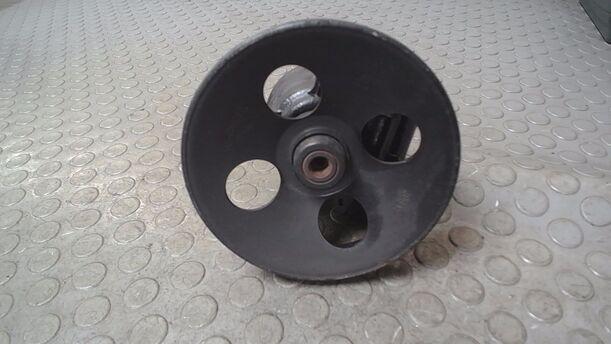 Foto: PUMPE SERVOLENKUNG/ SERVOPUMPE eines Opel Omega 2.0 16V Avantgarde