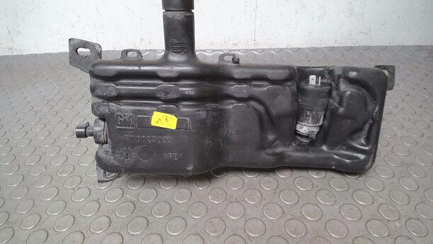 Foto: SCHEIBENWASCHBEHÄLTER ( OHNE SCHEINWERFERREINIGUNG ) eines Opel Omega 2.0 16V Avantgarde