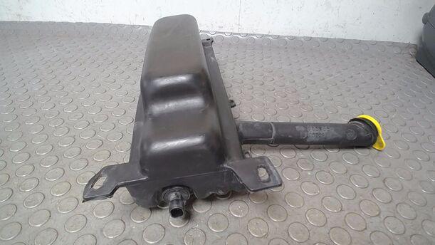 Foto: SCHEIBENWASCHBEHÄLTER ( OHNE SCHEINWERFERREINIGUNG ) eines Opel Omega 2.0 16V Avantgarde