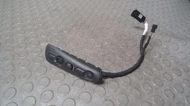 Foto: FENSTERHEBERSCHALTER LINKS eines Opel Omega 2.0 16V Avantgarde