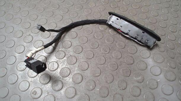 Foto: FENSTERHEBERSCHALTER LINKS eines Opel Omega 2.0 16V Avantgarde