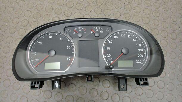 Foto: TACHOEINHEIT / KOMBIINSTRUMENT eines VW Polo 1.4 Avantgarde