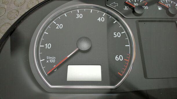 Foto: TACHOEINHEIT / KOMBIINSTRUMENT eines VW Polo 1.4 Avantgarde