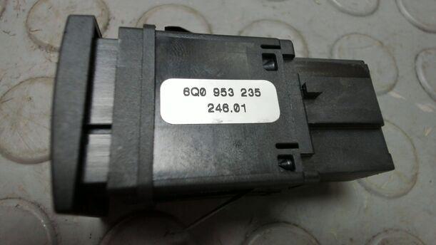 Foto: SCHALTER WARNBLINKER eines VW Polo 1.4 Avantgarde