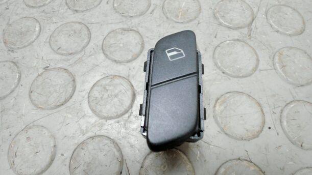 Foto: FENSTERHEBERSCHALTER eines VW Polo 1.4 Avantgarde