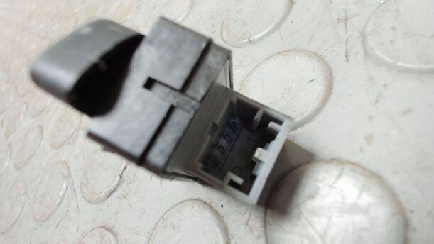 Foto: FENSTERHEBERSCHALTER eines VW Polo 1.4 Avantgarde