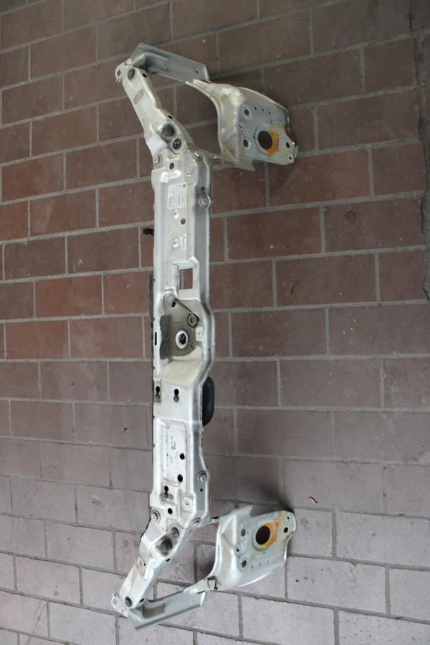 Foto: FRONTBLECH/ SCHLOSSTRÄGER eines Opel Corsa 1.2 16V Avantgarde