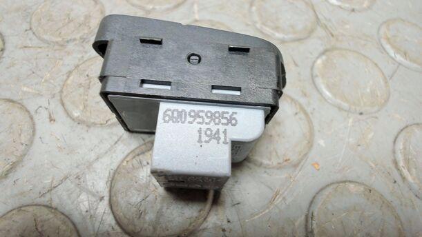 Foto: FENSTERHEBERSCHALTER eines VW Polo 1.4 Avantgarde