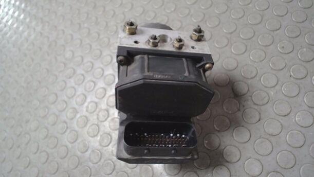 Foto: HAUPTBREMSAGGREGAT ABS eines Ford Mondeo 1.8 Turnier Avantgarde