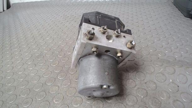 Foto: HAUPTBREMSAGGREGAT ABS eines Ford Mondeo 1.8 Turnier Avantgarde