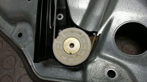 Foto: FENSTERHEBER HINTEN RECHTS ELEKTRISCH eines VW Polo 1.4 Style