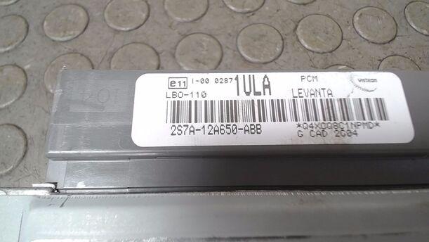 Foto: STEUERGERÄT EINSPRITZUNG/ MOTORSTEUERGERÄT eines Ford Mondeo 1.8 Turnier Style