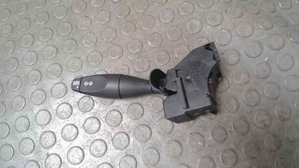 Foto: BLINKSCHALTER/ KOMBISCHALTER eines Ford Mondeo 1.8 Turnier Style
