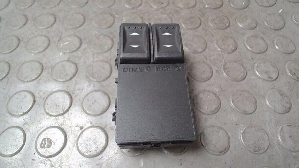 Foto: FENSTERHEBERSCHALTER eines Ford Mondeo 1.8 Turnier Style
