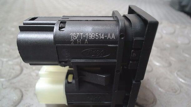 Foto: SCHALTER HECKKLAPPE eines Ford Mondeo 1.8 Turnier Style