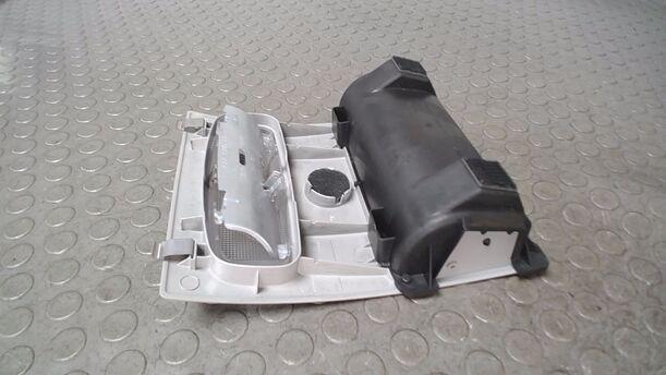 Foto: INNENLEUCHTE/ ABLAGEFACH OBEN eines Ford Mondeo 1.8 Turnier Style
