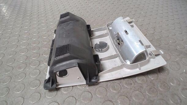 Foto: INNENLEUCHTE/ ABLAGEFACH OBEN eines Ford Mondeo 1.8 Turnier Style