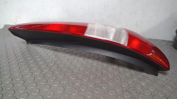 Foto: HECKLEUCHTE/ RÜCKLEUCHTE RECHTS ( TURNIER ) eines Ford Mondeo 1.8 Turnier Style
