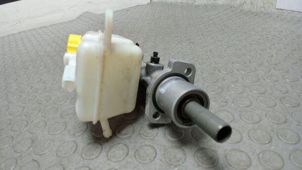 Foto: HAUPTBREMSZYLINDER eines Seat Cordoba 1.4 16V Style
