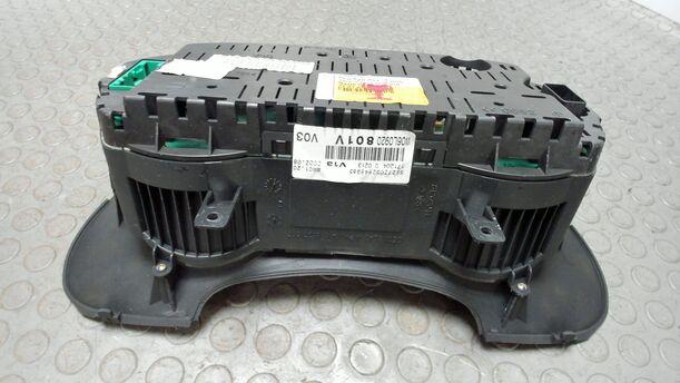 Foto: TACHOEINHEIT / KOMBIINSTRUMENT eines Seat Cordoba 1.4 16V Style