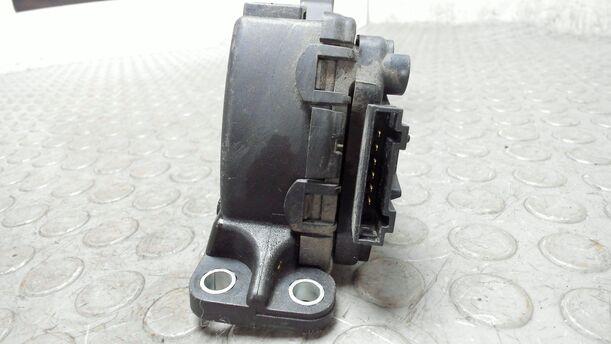 Foto: GASPEDAL ( SCHALTGETRIEBE / BENZIN ) eines Seat Cordoba 1.4 16V Style