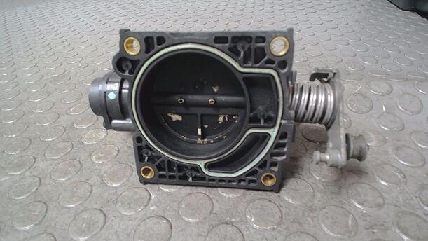 Foto: DROSSELKLAPPENSTUTZEN eines Ford Mondeo 1.8 Turnier Style