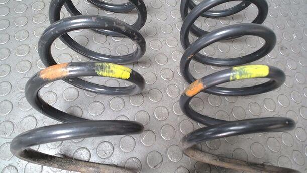 Foto: HINTERFEDERN/ FEDERN HINTEN eines Ford Mondeo 1.8 Turnier Style