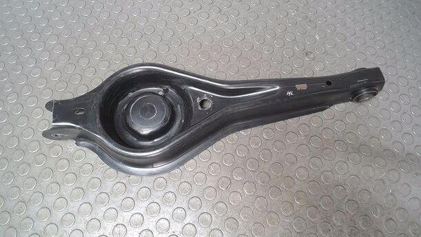 Foto: ZUGSTREBE/ QUERSTREBE eines Ford Mondeo 1.8 Turnier Style