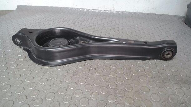 Foto: ZUGSTREBE/ QUERSTREBE eines Ford Mondeo 1.8 Turnier Style
