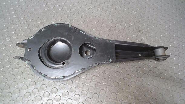 Foto: ZUGSTREBE/ QUERSTREBE eines Ford Mondeo 1.8 Turnier Style