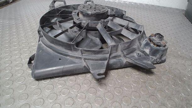 Foto: ELEKTROLÜFTER eines Ford Mondeo 1.8 Turnier Style