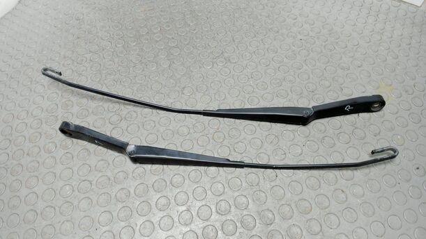 Foto: SCHEIBENWISCHERARME VORN eines Seat Cordoba 1.4 16V Style