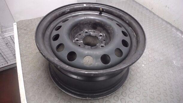 Foto: STAHLFELGE 7X15 ET20 eines BMW 318i Style