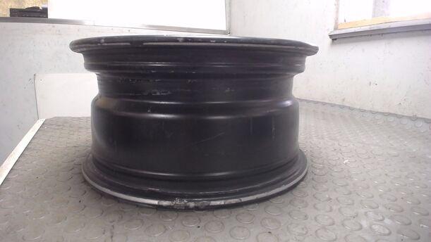 Foto: STAHLFELGE 7X15 ET20 eines BMW 318i Style