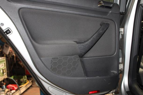 Foto: TÜR HINTEN LINKS ( LIMOUSINE ) eines VW Golf 1.9 TDI Style