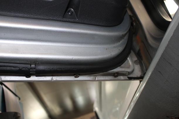Foto: TÜR HINTEN LINKS ( LIMOUSINE ) eines VW Golf 1.9 TDI Style