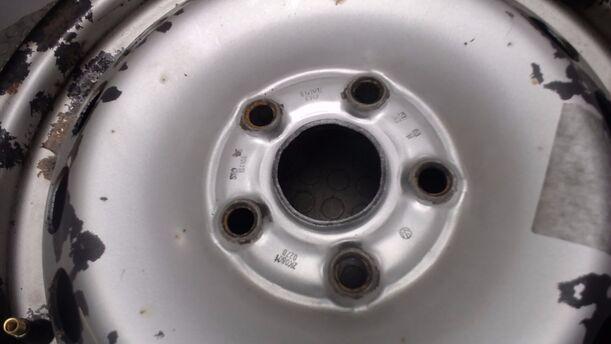 Foto: STAHLFELGE 6X15 ET47 eines VW Caddy 2.0 EcoFuel Style